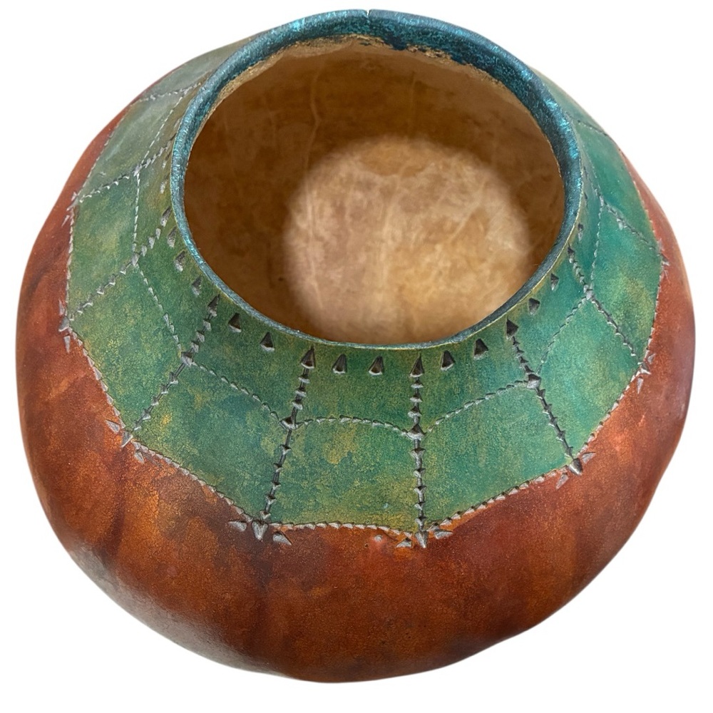 OOAK Black Feather Designs Gourd Vase is a beautiful Signed piece from WA